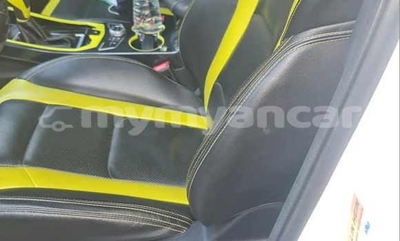 Buy Used Santana PS-10 White Car in Bogale in Ayeyarwady Buy Used Santana PS-10 White Car in Bogale in Ayeyarwady