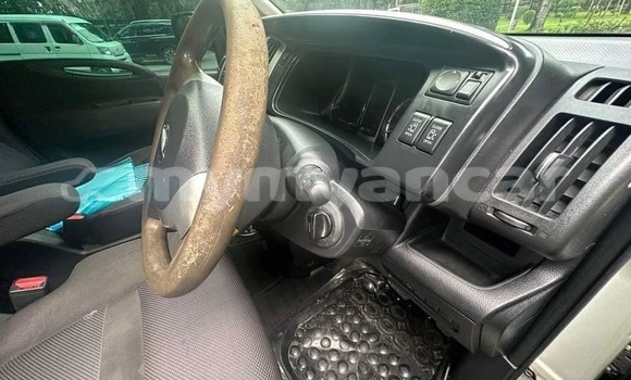 Buy Used Nissan Serena White Car in Banmo in Kachin Buy Used Nissan Serena White Car in Banmo in Kachin