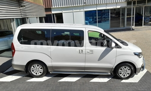 Acheter Occasion Voiture Hyundai H1 Blanc à Nyaunglebin, #<Region:0x000000000af4fc68> Acheter Occasion Voiture Hyundai H1 Blanc à Nyaunglebin, #<Region:0x000000000af4fc68>
