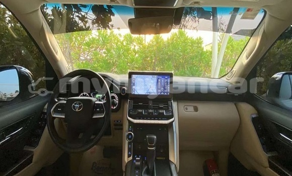 Buy Used Toyota Land Cruiser White Car in Chauk in Magway Buy Used Toyota Land Cruiser White Car in Chauk in Magway
