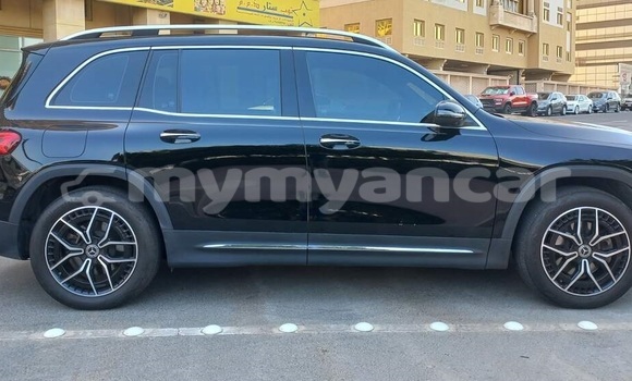Buy Used Mercedes-Benz E200 Black Car in Nyaunglebin in Bago Buy Used Mercedes-Benz E200 Black Car in Nyaunglebin in Bago