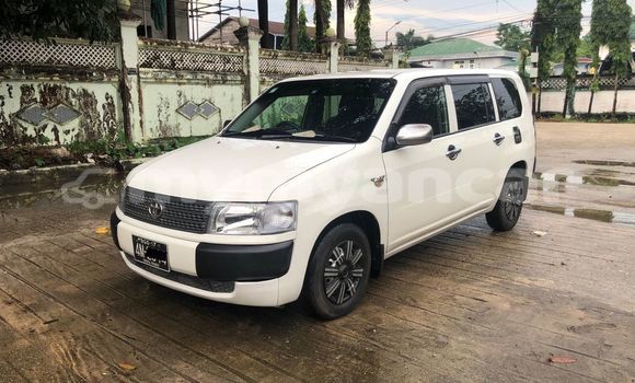 အသုံးပြုခံ့ Toyota Probox White ကား Chauk Magway