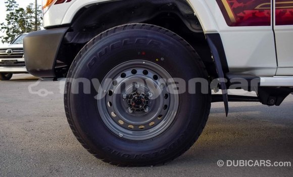 Buy Import Toyota Pickup White Car in Import - Dubai in Ayeyarwady Buy Import Toyota Pickup White Car in Import - Dubai in Ayeyarwady