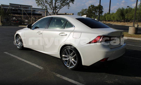 အသုံးပြုခံ့ Lexus IS White ကား Nyaunglebin Bago အသုံးပြုခံ့ Lexus IS White ကား Nyaunglebin Bago