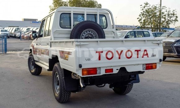 Buy Import Toyota Pickup White Car in Import - Dubai in Ayeyarwady Buy Import Toyota Pickup White Car in Import - Dubai in Ayeyarwady
