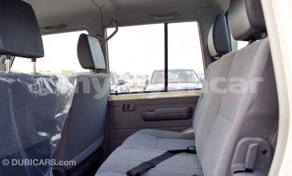 Buy Import Toyota Pickup White Car in Import - Dubai in Ayeyarwady Buy Import Toyota Pickup White Car in Import - Dubai in Ayeyarwady