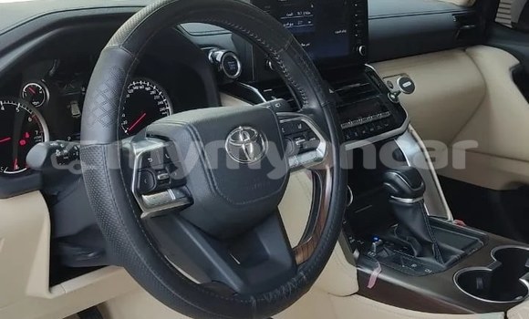 Buy Used Toyota Land Cruiser White Car in Bogale in Ayeyarwady Buy Used Toyota Land Cruiser White Car in Bogale in Ayeyarwady