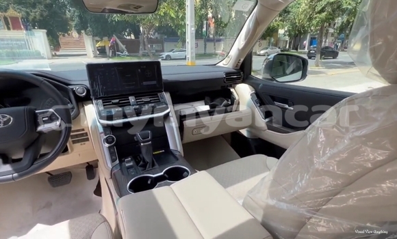 Buy Used Toyota Land Cruiser White Car in Allanmyo in Magway Buy Used Toyota Land Cruiser White Car in Allanmyo in Magway