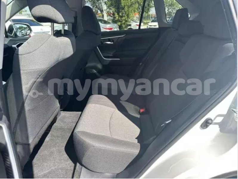 Big with watermark toyota rav4 mon kyaikkami 4823