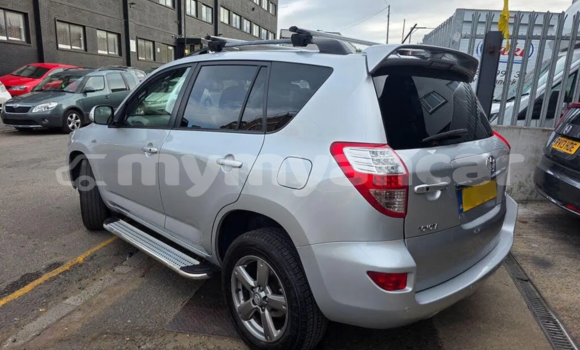 အသုံးပြုခံ့ Toyota RAV4 White ကား Yangon Yangon အသုံးပြုခံ့ Toyota RAV4 White ကား Yangon Yangon