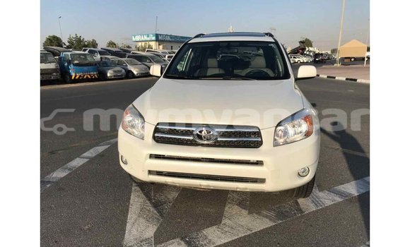 Acheter Import Utilitaire Toyota HiAce Blanc à Import - Dubai, #<Region:0x000000000c5121b8>
