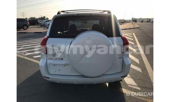 သွင်းကုန် Toyota HiAce White ထရပ်ကား Import - Dubai Ayeyarwady သွင်းကုန် Toyota HiAce White ထရပ်ကား Import - Dubai Ayeyarwady