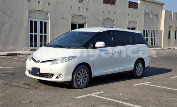 Buy Used Toyota Previa White Car in Yangon in Yangon