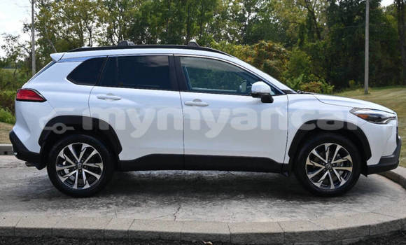 အသုံးပြုခံ့ Toyota Corolla Cross White ကား Yangon Yangon အသုံးပြုခံ့ Toyota Corolla Cross White ကား Yangon Yangon