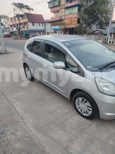 Big with watermark honda fit bago bago 4858