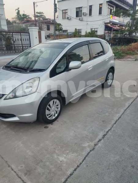 Big with watermark honda fit bago bago 4858
