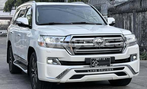 Buy Used Toyota Land Cruiser White Car in Import - Dubai in Ayeyarwady Buy Used Toyota Land Cruiser White Car in Import - Dubai in Ayeyarwady