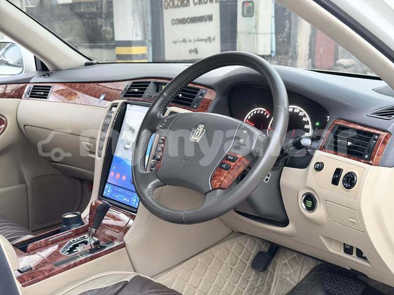 Big with watermark toyota crown mon kyaikto 4869