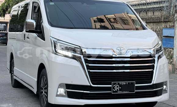 Buy Used Toyota Crown Majesta White Car in Bago in Bago Buy Used Toyota Crown Majesta White Car in Bago in Bago