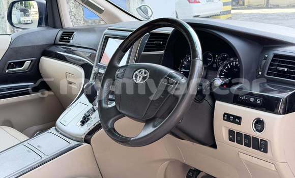 Buy Used Toyota Alphard White Car in Banmo in Kachin Buy Used Toyota Alphard White Car in Banmo in Kachin