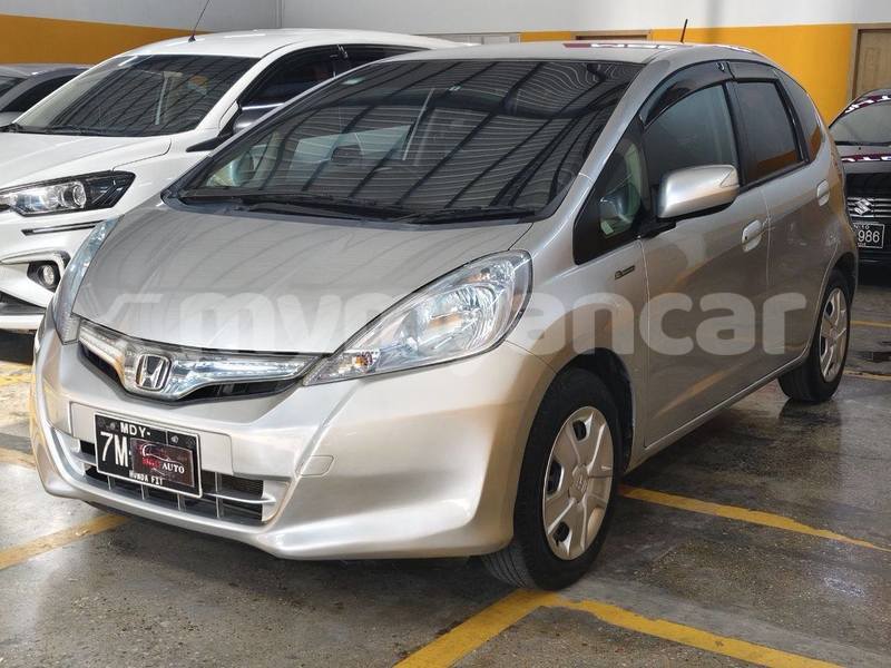 Big with watermark honda fit bago bago 4883