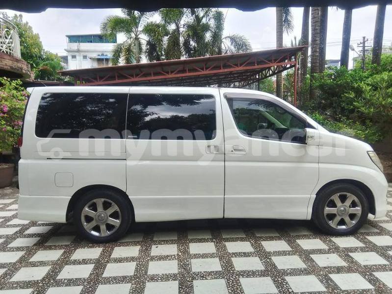 Big with watermark nissan elgrand bago bago 4892