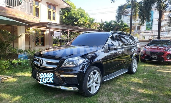 Buy Used Mercedes-Benz GL-klasse Black Car in Chauk in Magway