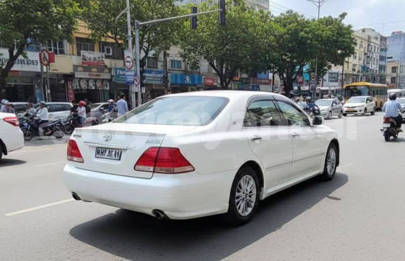 Big with watermark toyota crown kachin banmo 4903