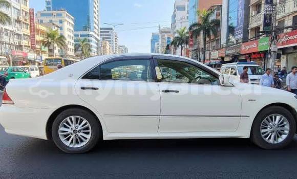 Buy Used Toyota Crown White Car in Banmo in Kachin Buy Used Toyota Crown White Car in Banmo in Kachin