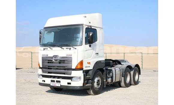 Acheter Import Utilitaire Hino 300 Series Blanc à Import - Dubai, #<Region:0x000000000c5121b8>