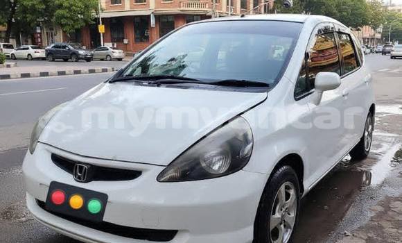 Buy Used Honda FIT White Car in Hpa-an in Kayin