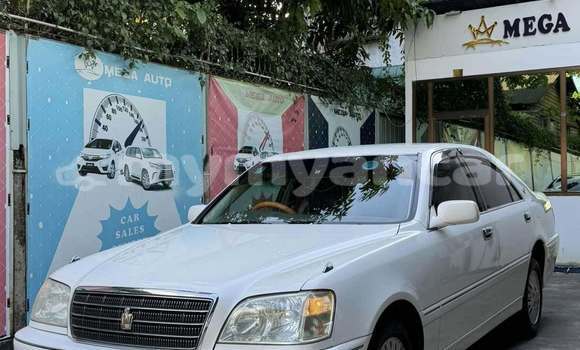 Buy Used Toyota Crown White Car in Bogale in Ayeyarwady