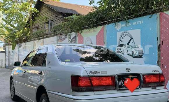 Buy Used Toyota Crown White Car in Bogale in Ayeyarwady Buy Used Toyota Crown White Car in Bogale in Ayeyarwady