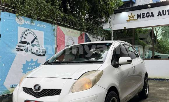 Buy Used Toyota Vitz White Car in Banmo in Kachin