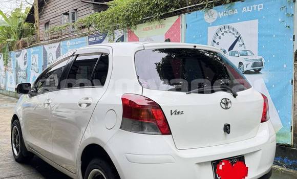 Buy Used Toyota Vitz White Car in Banmo in Kachin Buy Used Toyota Vitz White Car in Banmo in Kachin