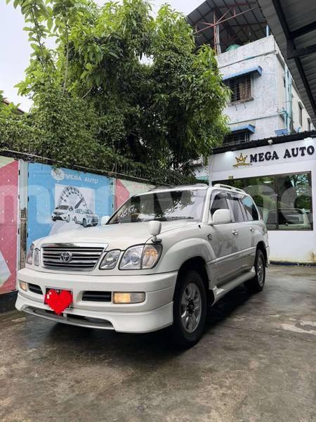 Big with watermark toyota land cruiser chin falam 4944