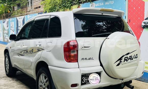 Buy Used Toyota RAV4 White Car in Chauk in Magway Buy Used Toyota RAV4 White Car in Chauk in Magway