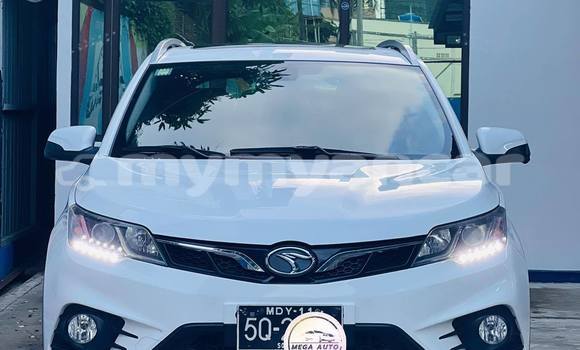 Buy Used Soueast Lioncel White Car in Import - Dubai in Ayeyarwady Buy Used Soueast Lioncel White Car in Import - Dubai in Ayeyarwady