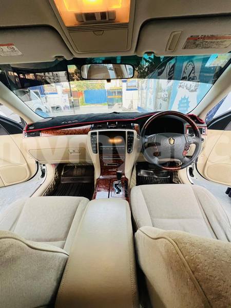 Big with watermark toyota crown kachin banmo 4951