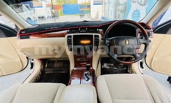 Buy Used Toyota Crown White Car in Banmo in Kachin Buy Used Toyota Crown White Car in Banmo in Kachin