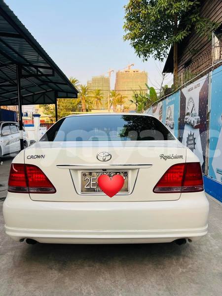 Big with watermark toyota crown kachin banmo 4951