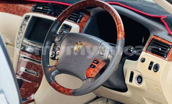 Buy Used Toyota Crown White Car in Banmo in Kachin Buy Used Toyota Crown White Car in Banmo in Kachin