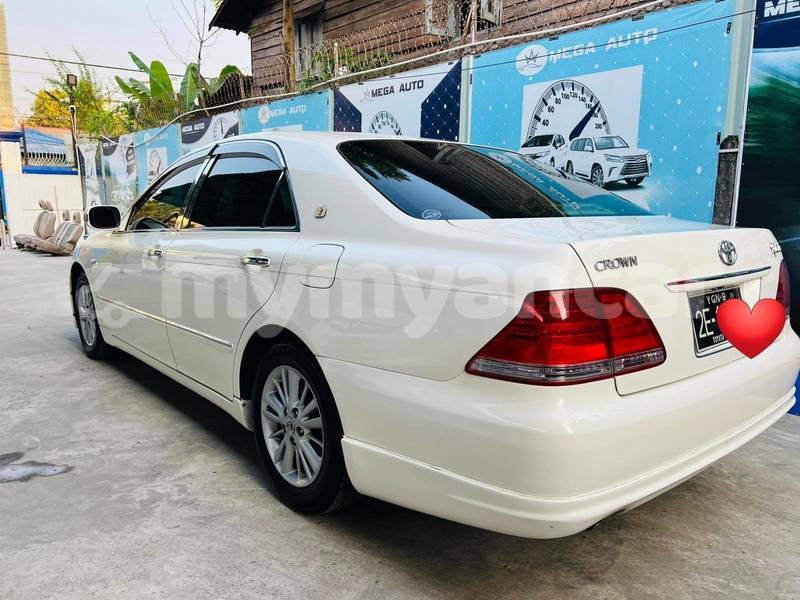 Big with watermark toyota crown kachin banmo 4951