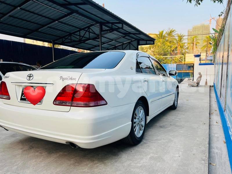 Big with watermark toyota crown kachin banmo 4951