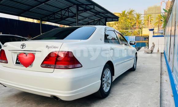 Buy Used Toyota Crown White Car in Banmo in Kachin Buy Used Toyota Crown White Car in Banmo in Kachin