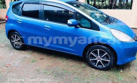 Buy Used Honda FIT Blue Car in Allanmyo in Magway Buy Used Honda FIT Blue Car in Allanmyo in Magway