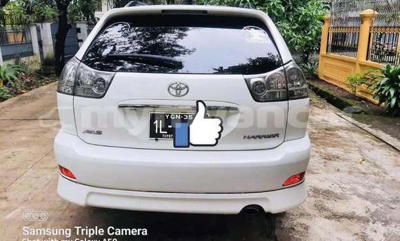 Buy Used Toyota Harrier White Car in Allanmyo in Magway Buy Used Toyota Harrier White Car in Allanmyo in Magway