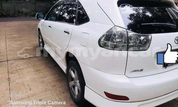Buy Used Toyota Harrier White Car in Allanmyo in Magway Buy Used Toyota Harrier White Car in Allanmyo in Magway