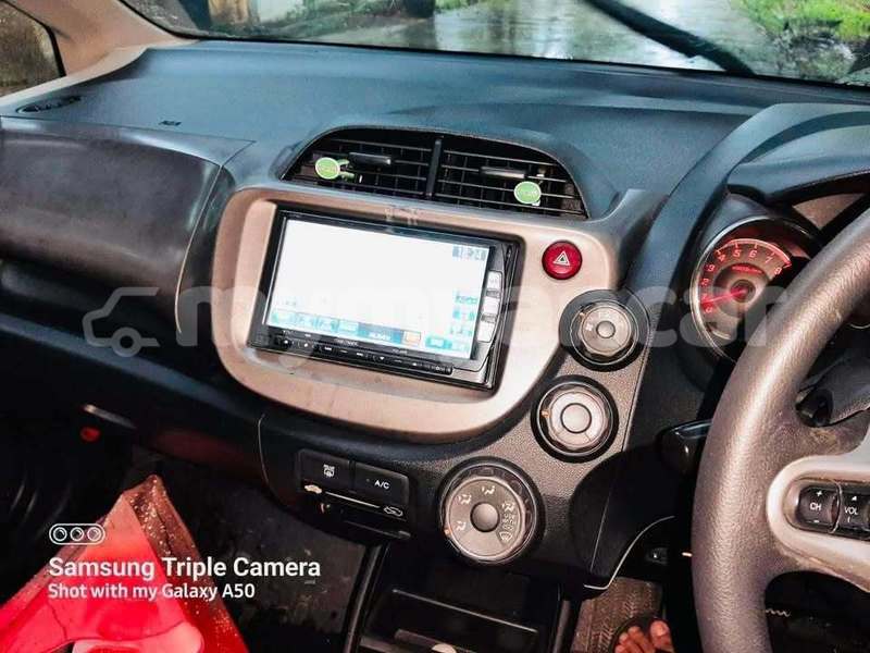 Big with watermark honda fit bago bago 4964