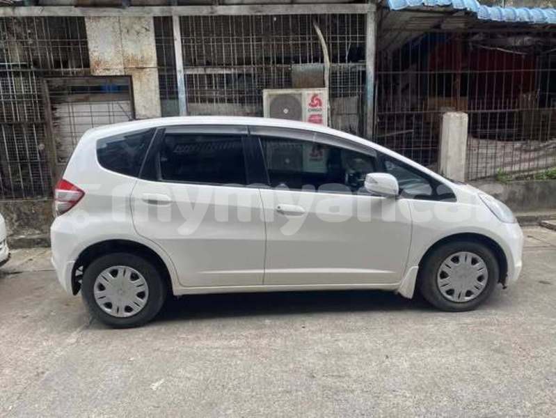 Big with watermark toyota alphard magway allanmyo 4967